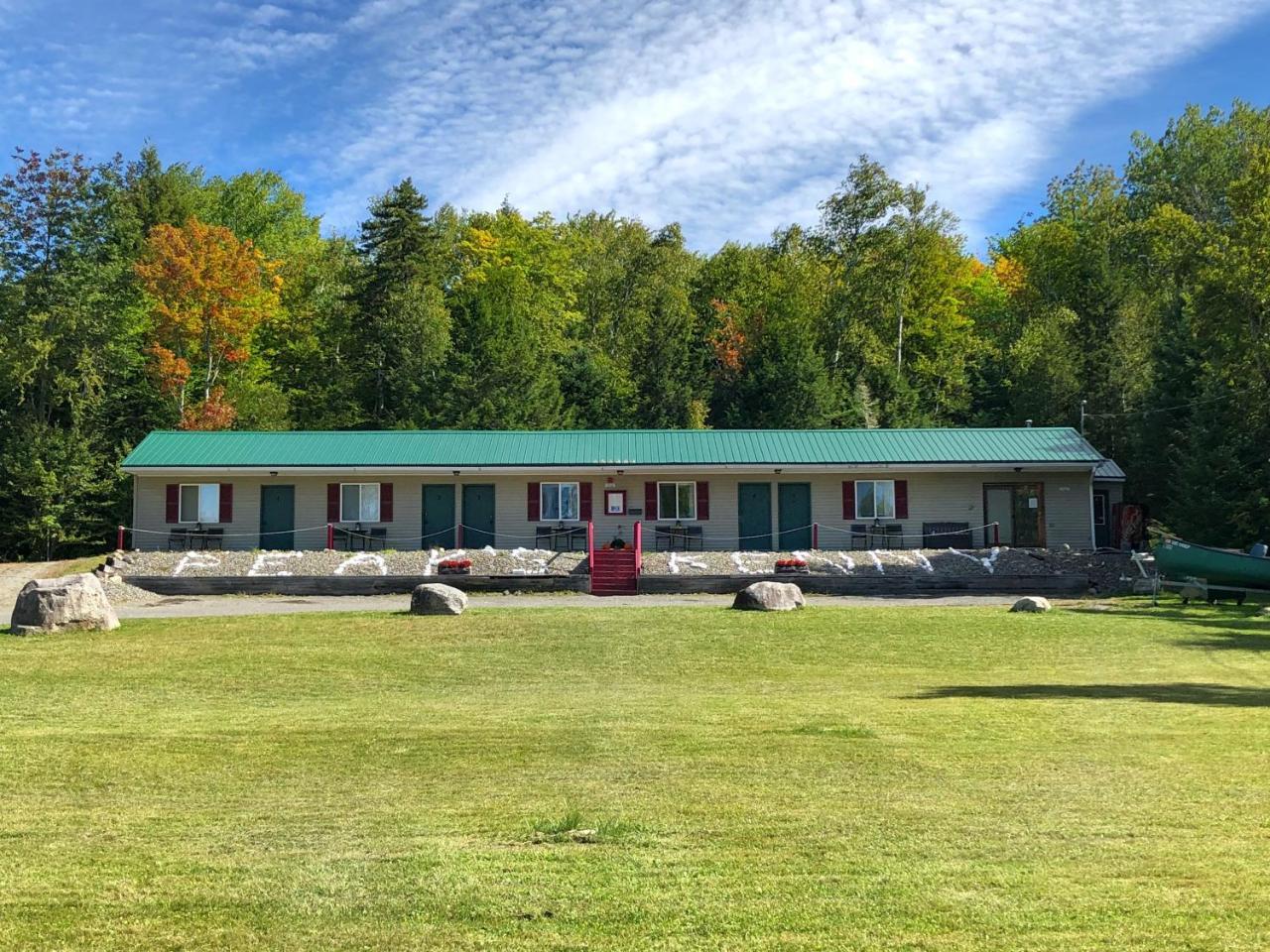 Dover-Foxcroft Peaks Kenny Lodge المظهر الخارجي الصورة